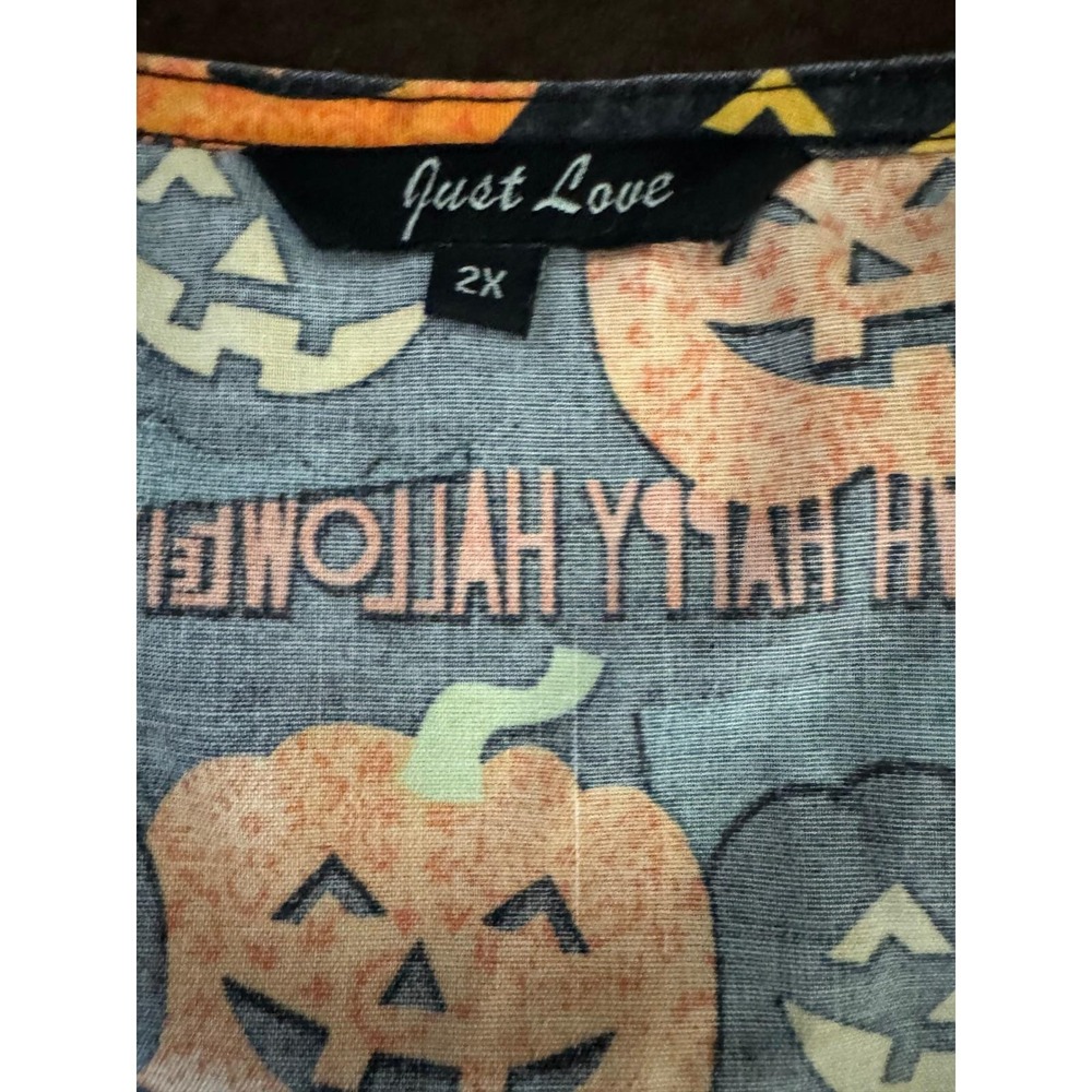 Women's "Happy Halloween" nurses scrub top w/pockets size 2xl | ships next day! - Picture 3 of 4